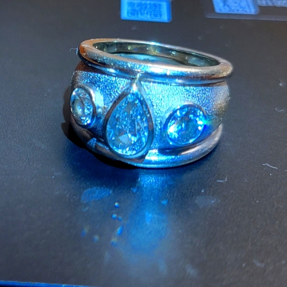 Ladies Diamond Ring Size 6.5 - Picture 2 of 6